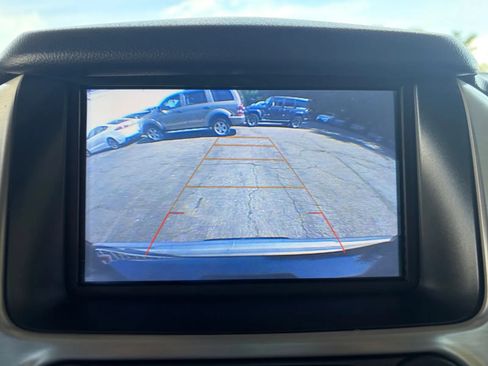 Used 2018 GMC Yukon SLT w/ Open Road Package AWD/4WD image 36
