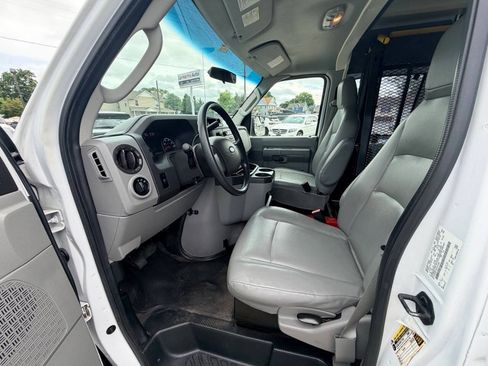 Used 2014 Ford E-250 and Econoline 250 Extended w/ Power Group RWD image 33