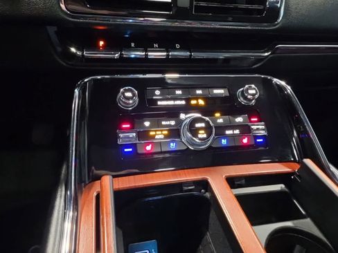Used 2018 Lincoln Navigator L Reserve w/ Technology Package AWD/4WD image 31