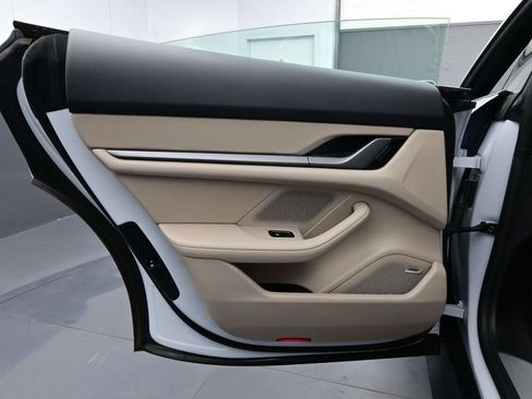 Used 2025 Porsche Taycan RWD image 13