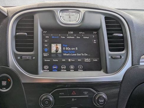 Used 2020 Chrysler 300 Touring image 14