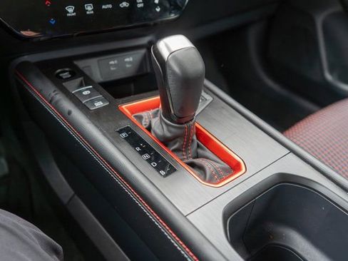 Certified 2025 Nissan Kicks SR AWD/4WD image 32