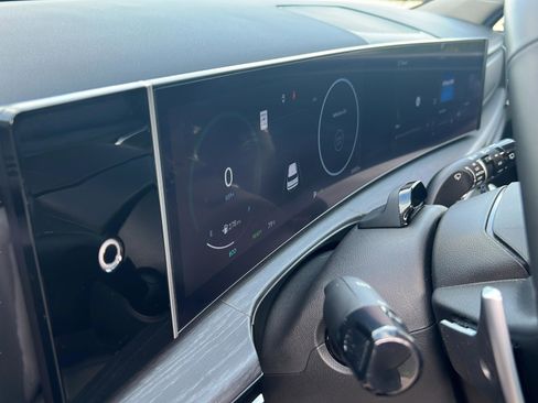 Used 2025 Hyundai Santa Fe Limited image 10