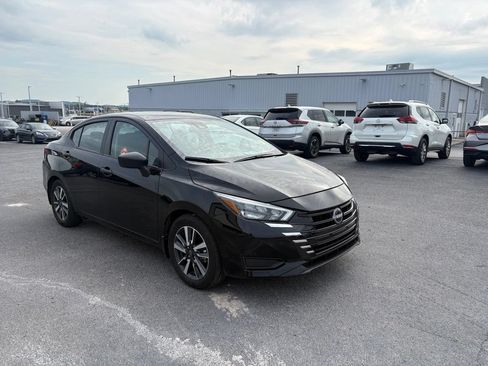 Used 2025 Nissan Versa S w/ S Plus Package FWD image 2