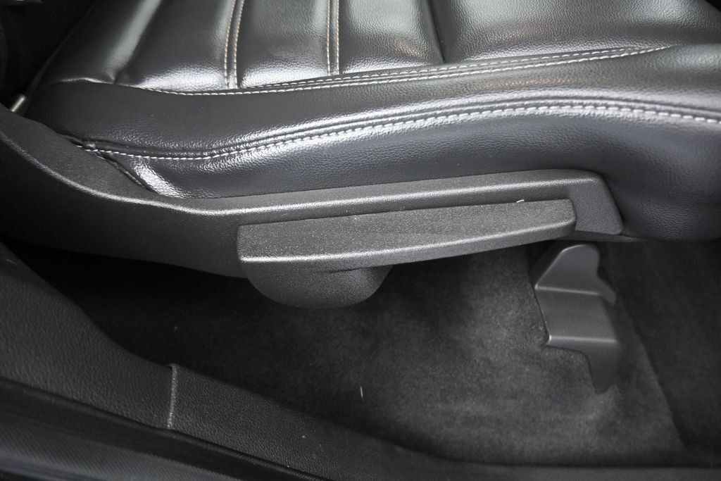 Used 2019 Ford Escape SEL AWD/4WD image 38