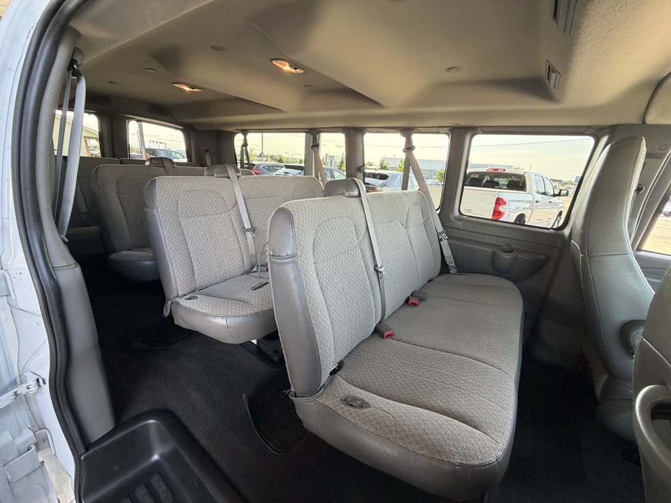 Used 2024 Chevrolet Express 3500 LT w/ LT Preferred Equipment Group RWD image 18