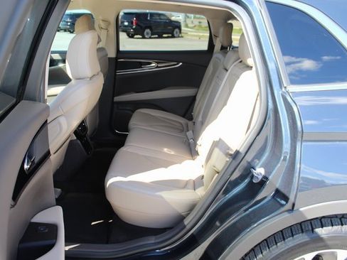 Used 2023 Lincoln Nautilus Reserve image 16