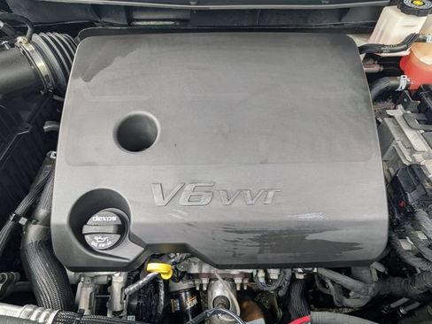 Used 2023 Chevrolet Traverse RS w/ LPO, Floor Liner Package FWD image 34