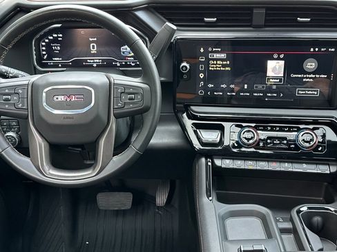 Used 2025 GMC Sierra 2500 AT4 AWD/4WD image 14