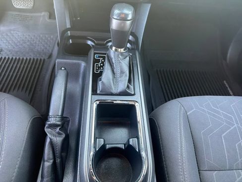 Used 2017 Toyota Tacoma TRD Off-Road AWD/4WD image 26