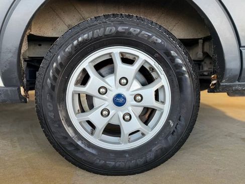 Used 2015 Ford Transit 150 XLT image 32