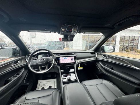New 2026 Jeep Grand Cherokee Limited w/ Limited Altitude Package AWD/4WD image 12