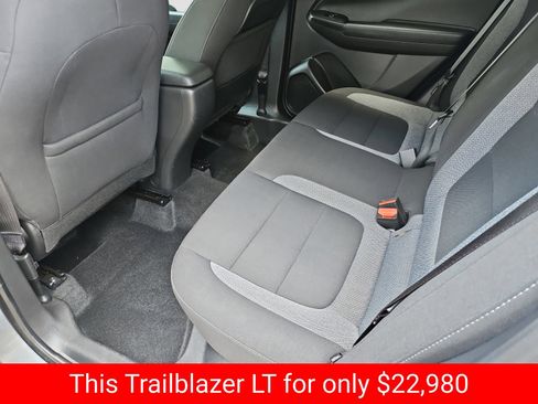 Used 2025 Chevrolet TrailBlazer LT AWD/4WD image 33