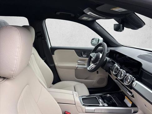 Certified 2025 Mercedes-Benz GLB 250 image 25