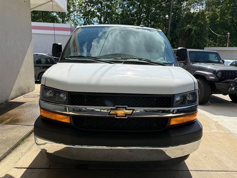 Used 2025 Chevrolet Express 2500 w/ Driver Convenience Package RWD image 13