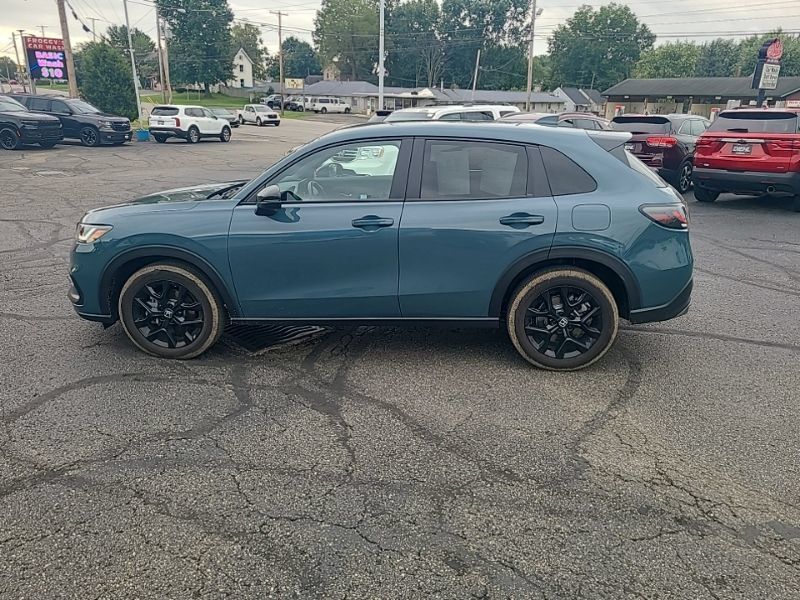 Used 2025 Honda HR-V Sport image 3