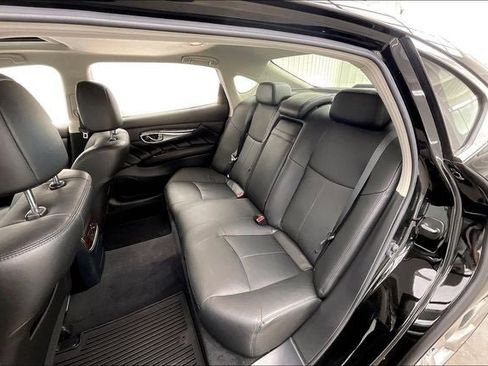 Used 2018 INFINITI Q70 L 3.7 AWD/4WD image 21