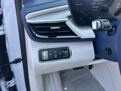 New 2026 Buick Enclave Avenir w/ Super Cruise Package AWD/4WD image 24