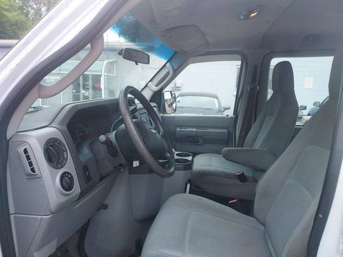 Used 2014 Ford E-150 and Econoline 150 Wagon image 9