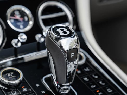 Used 2022 Bentley Continental GT image 26