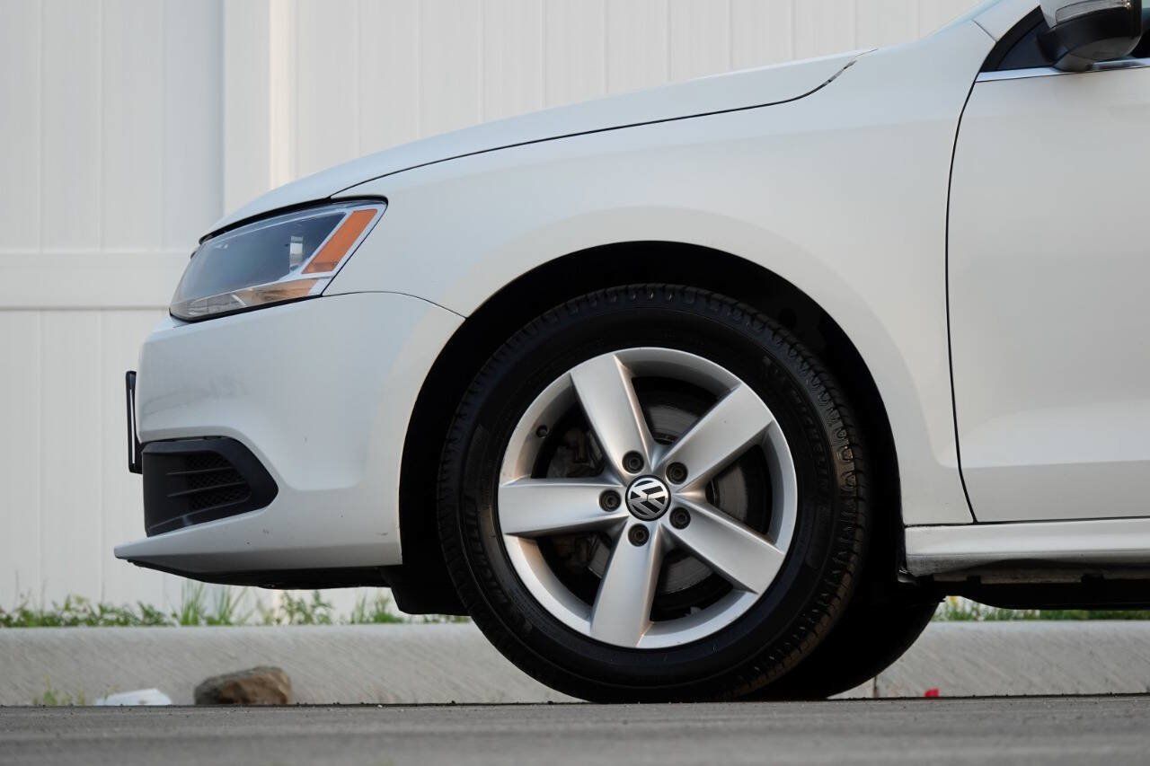 Used 2014 Volkswagen Jetta TDI FWD image 16