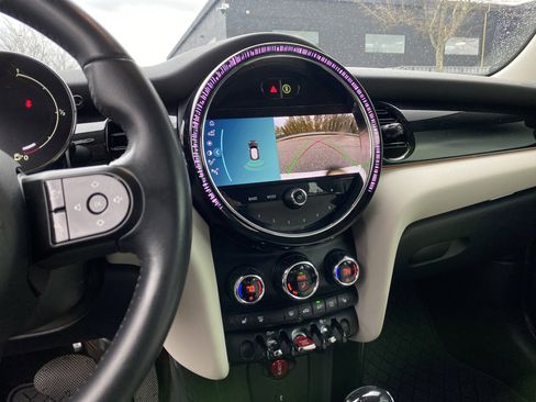 Used 2024 MINI Cooper 2-Door Hardtop w/ Signature Upholstery Package image 21