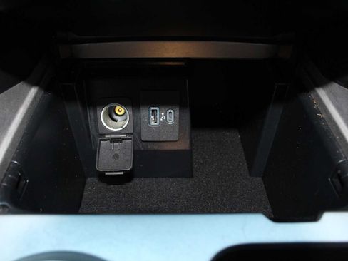 Used 2023 Ford Explorer Limited w/ Limited Technology Package AWD/4WD image 44