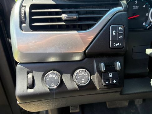 Used 2019 Chevrolet Tahoe LT AWD/4WD image 17