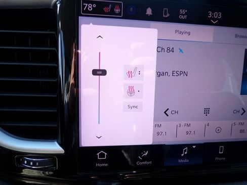 Used 2024 Chrysler Pacifica Touring-L image 27