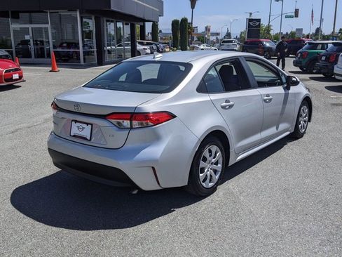 Used 2024 Toyota Corolla LE FWD image 5