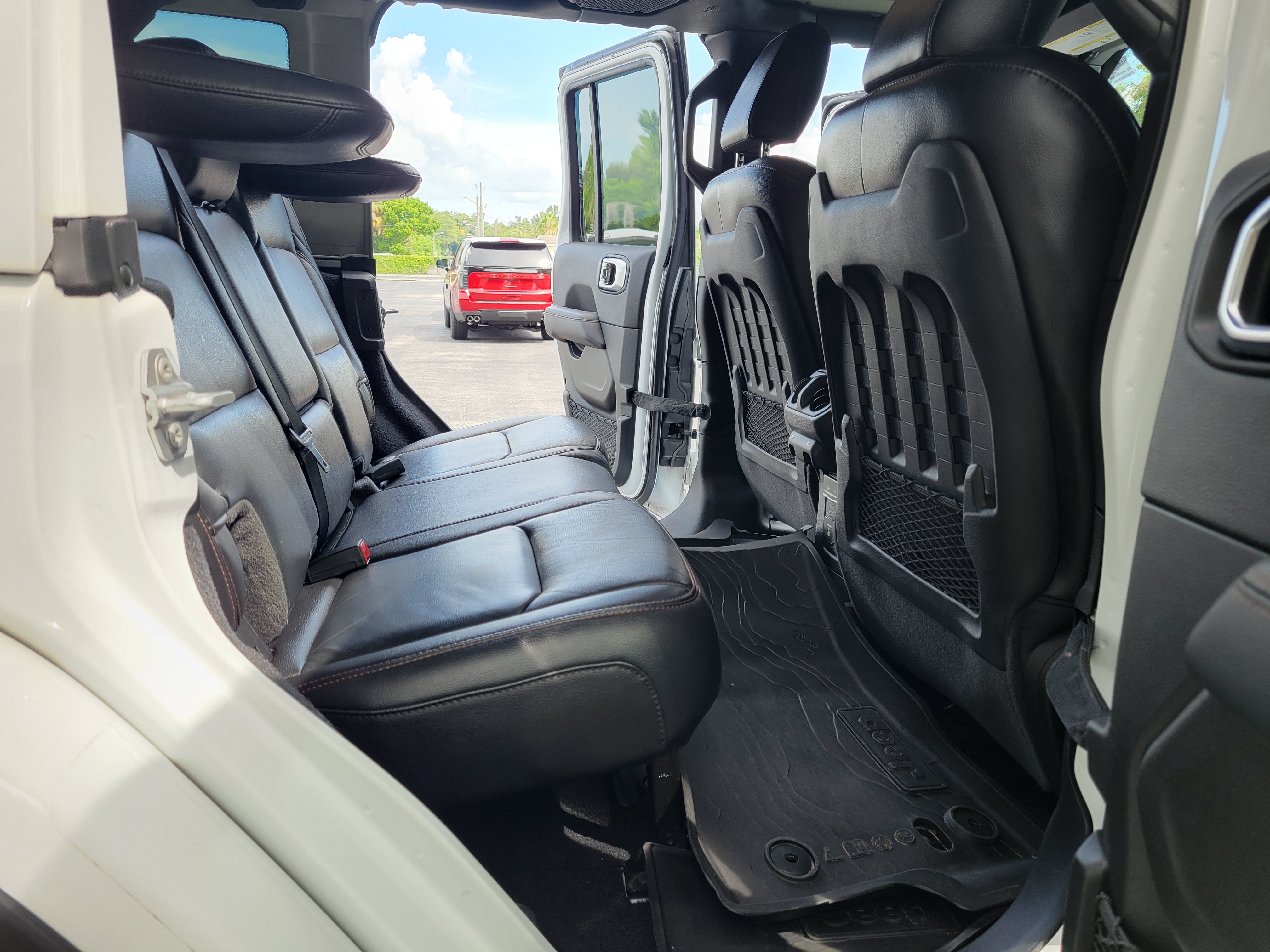 Used 2021 Jeep Wrangler Unlimited Rubicon AWD/4WD image 30