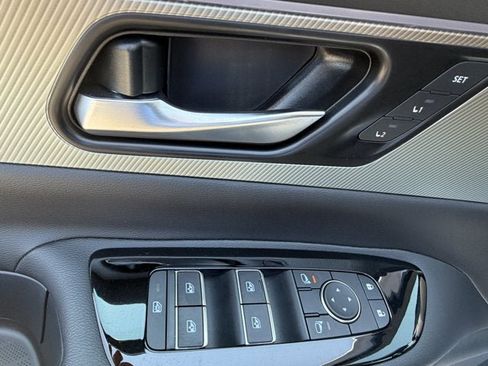Used 2025 Nissan Murano SL AWD/4WD image 17