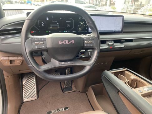 Used 2024 Kia EV9 GT-Line AWD/4WD image 11