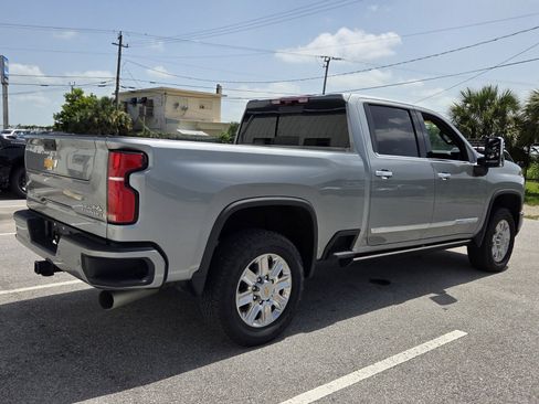 Used 2024 Chevrolet Silverado 2500 High Country w/ Technology Package AWD/4WD image 5