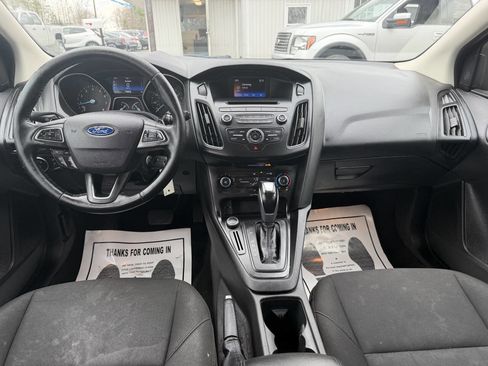 Used 2015 Ford Focus SE w/ SE Sport Package image 10
