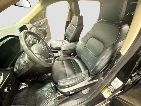 Certified 2020 Ford Escape Titanium image 18