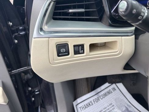 Used 2017 Cadillac XT5 Luxury w/ Driver Awareness Package image 20