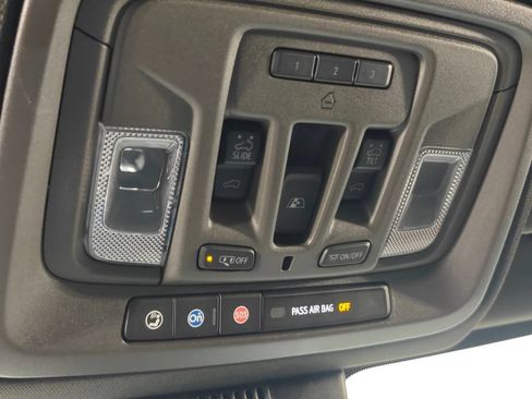 Used 2023 GMC Sierra 1500 Denali w/ Denali Reserve Package AWD/4WD image 11