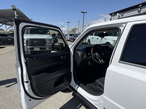 Used 2014 Jeep Patriot Limited FWD image 6