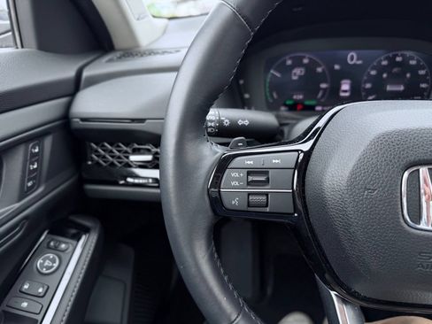 Used 2024 Honda Accord Touring image 28