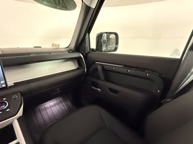 Certified 2025 Land Rover Defender 110 S AWD/4WD image 18