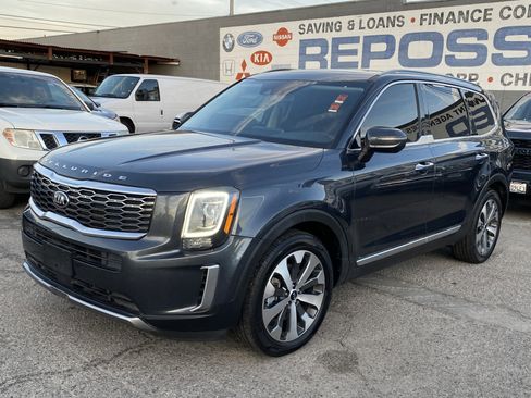 Used 2020 Kia Telluride S w/ S 8 Passenger Seating Package image 2