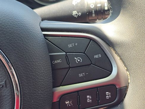 Used 2021 Jeep Compass Latitude w/ Driver Assistance Group FWD image 20