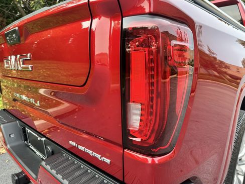 Used 2022 GMC Sierra 1500 Denali w/ Denali Reserve Package AWD/4WD image 57