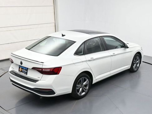 Used 2023 Volkswagen Jetta SE w/ Panoramic Sunroof Package FWD image 34