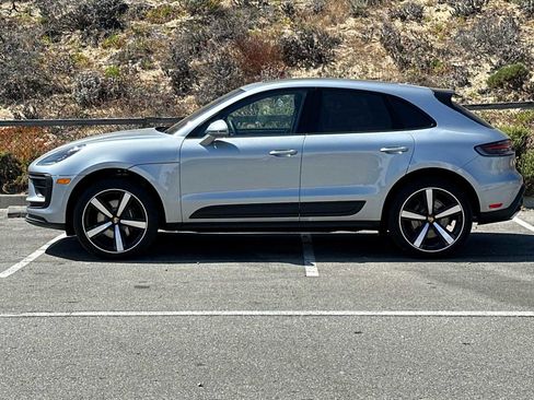 Used 2024 Porsche Macan image 2