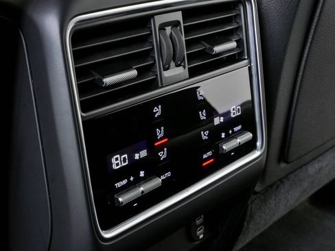 Certified 2023 Porsche Cayenne AWD/4WD image 21