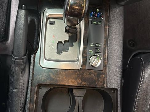 Used 2013 Toyota Land Cruiser AWD/4WD image 27