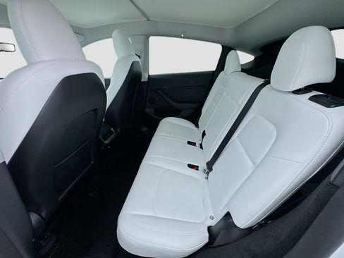 Used 2023 Tesla Model Y 2WD image 15