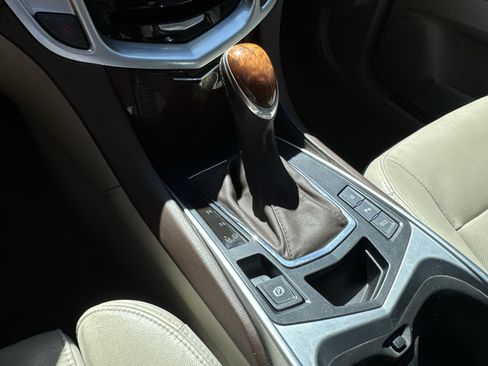 Used 2014 Cadillac SRX Luxury w/ Driver Awareness Package image 16